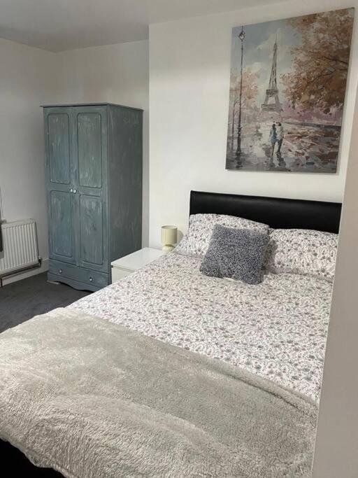 3 Double Bedroomed Flat, Acton. London, Uk Екстер'єр фото